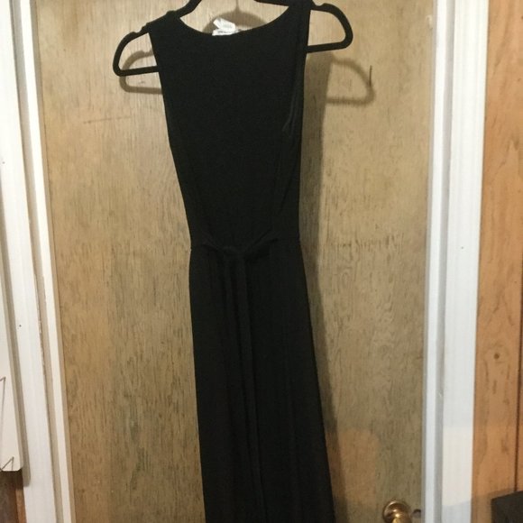 NWOT black Caution To The Wind maxi dress size medium has a waist tie - Picture 4 of 5